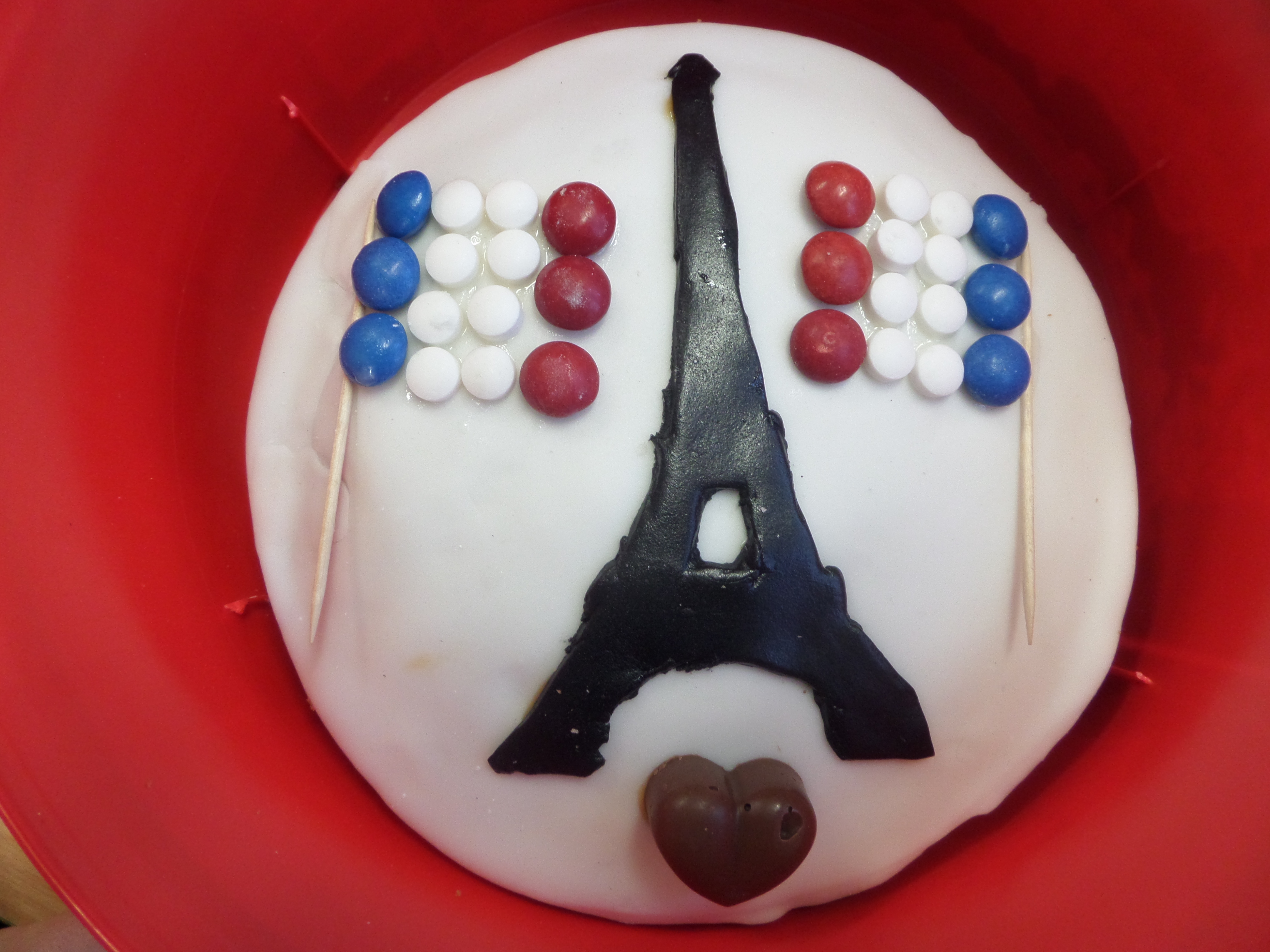 eiffel tower spongecake